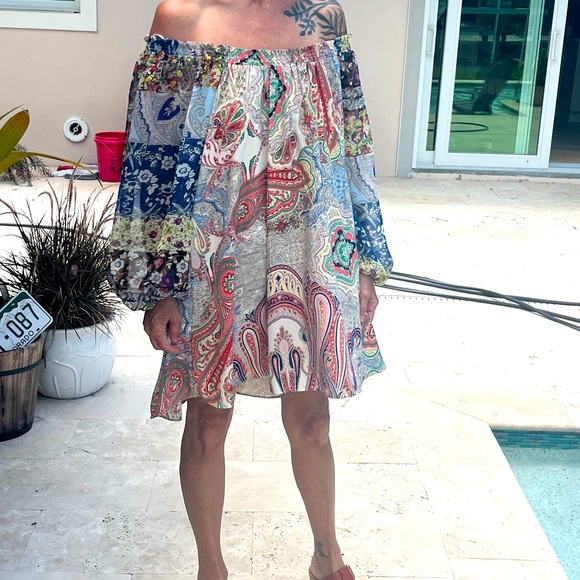 Umgee s light weight off the shoulder Paisley dress never been worn tag still on - Picture 6 of 6